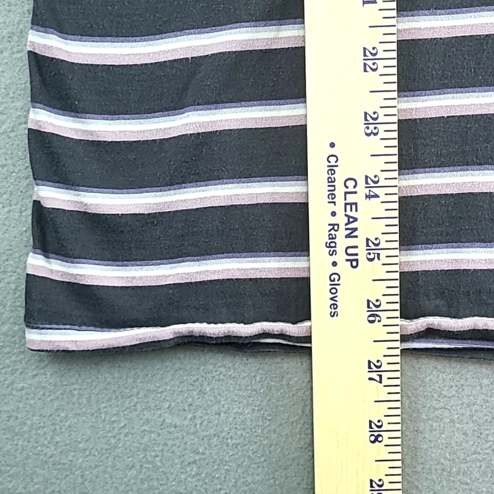 HURLEY Port City Men's Short Sleeve Gray Striped Crew Neck T-Shirt - Size Medium